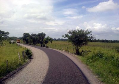Reconstrucción de base hidráulica y carpeta asfáltica en Tlalixcoyan, camino la Camacha