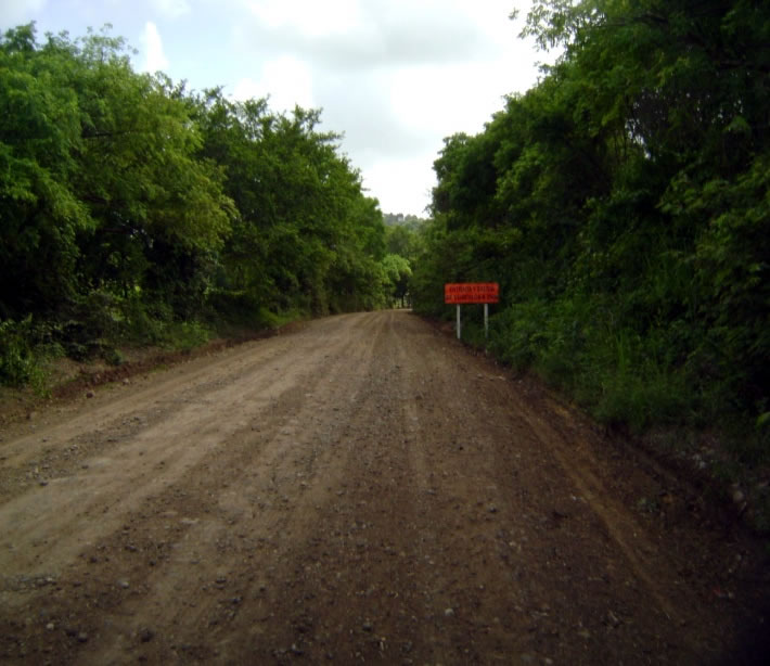 Restauración y Compactación del Revestimiento en el Camino Vicente Guerrero