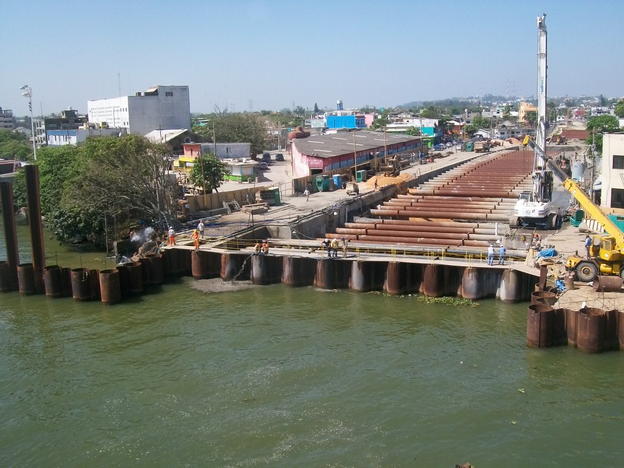 Obra portuaria especializada: Soluciones en dragado, muelles e infraestructura marítima