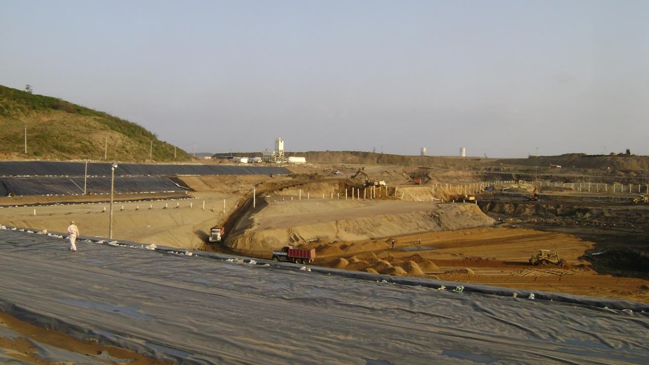 excavaciones-profundas-en-obra-industrial